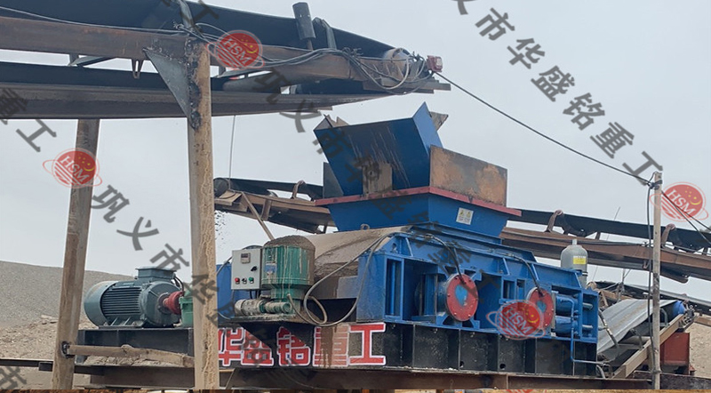 黃石破碎機(jī)生產(chǎn)線安裝現(xiàn)場